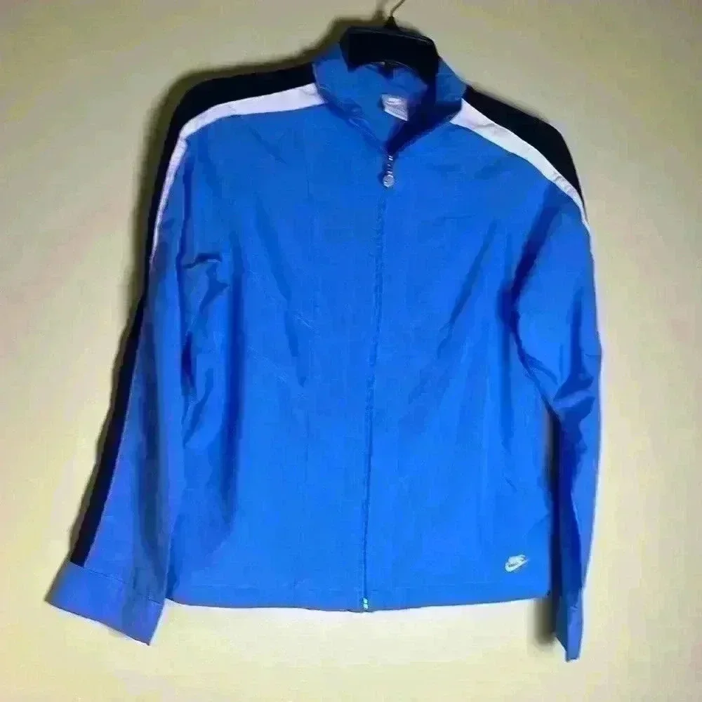 Nike spring, summer,women’s lightweight,long sleeve size large ,